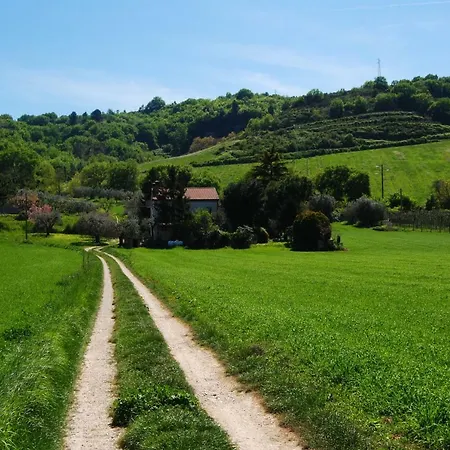 Il Giardino Aromatico Nocleg ze śniadaniem Massignano